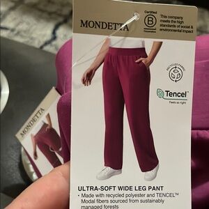 Mondetta Ultra-Soft Wide Leg Pants in Burgundy